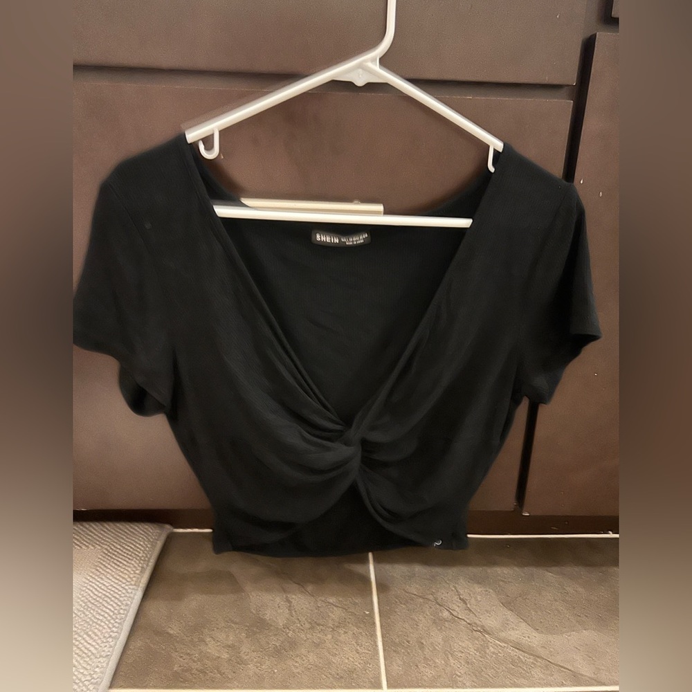 Cropped v-neck with knot black t-shirt from shein